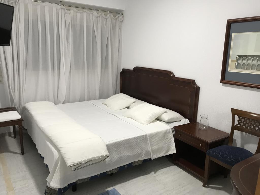 Hostal Lavapies มาดริด ภายนอก รูปภาพ