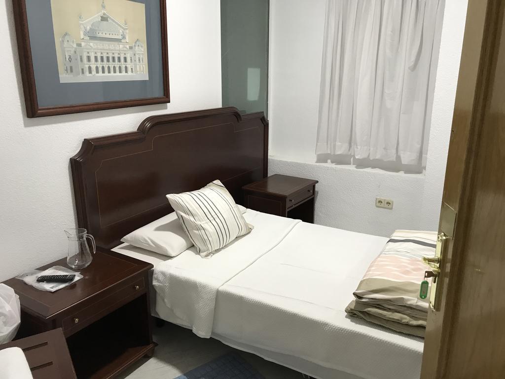 Hostal Lavapies มาดริด ภายนอก รูปภาพ