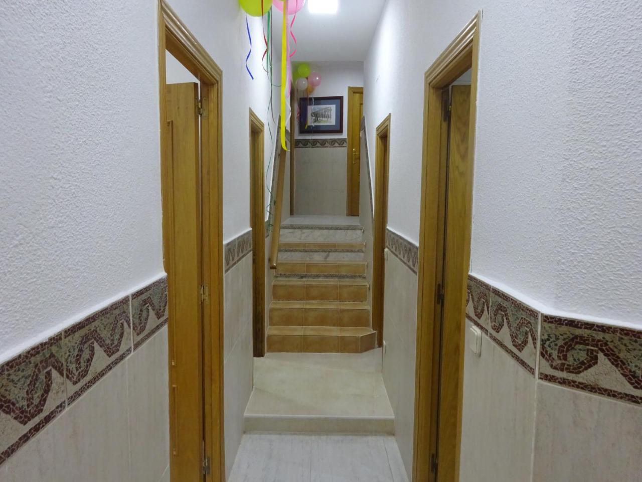 Hostal Lavapies มาดริด ภายนอก รูปภาพ
