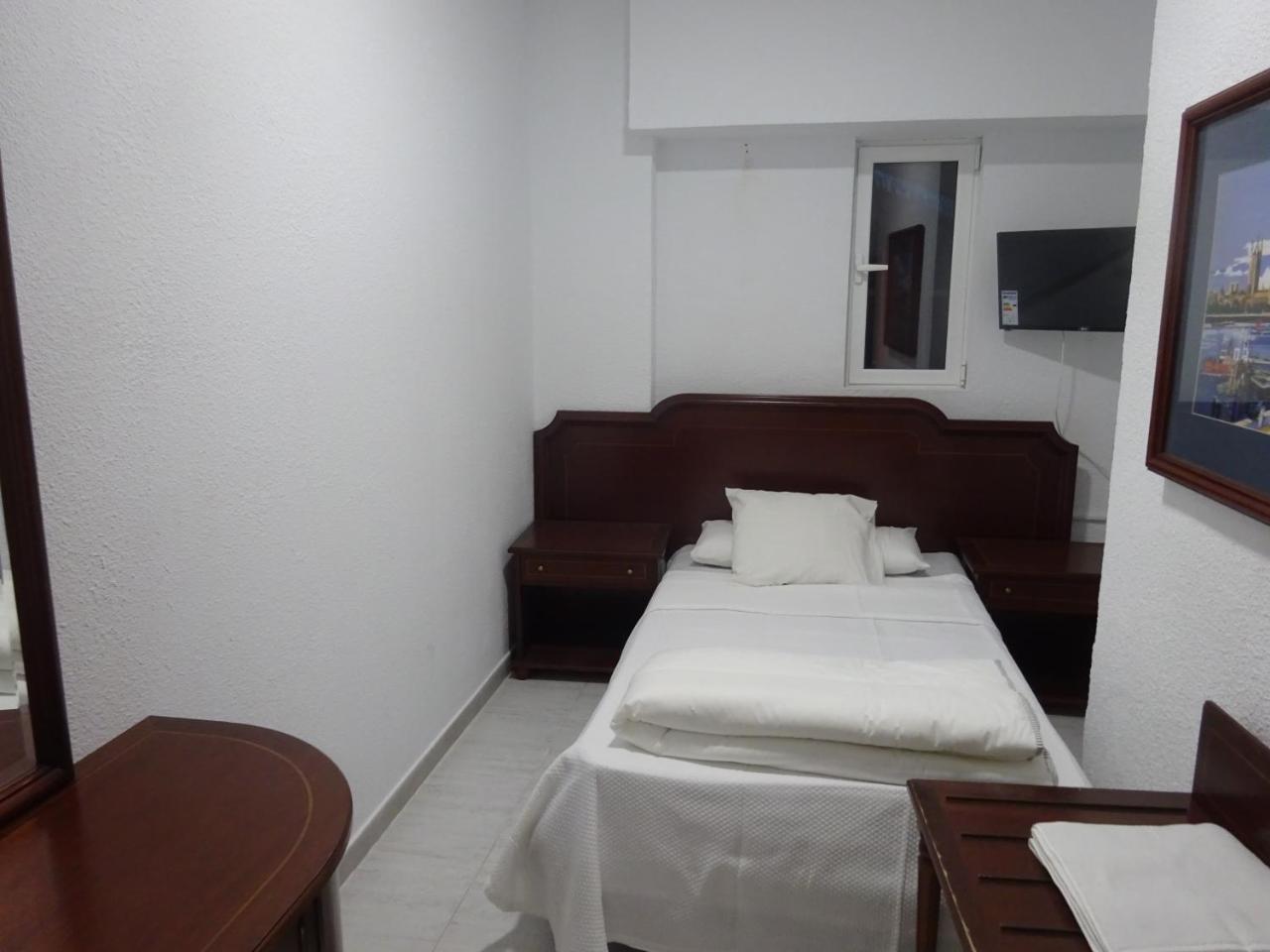 Hostal Lavapies มาดริด ภายนอก รูปภาพ